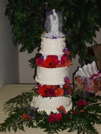 Buttercream & Fresh Flowers Wedding Cake