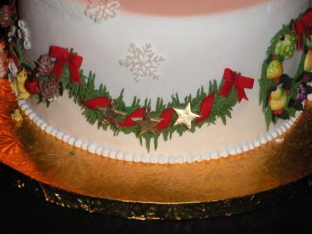 Christmas Cake w/ Star Garland