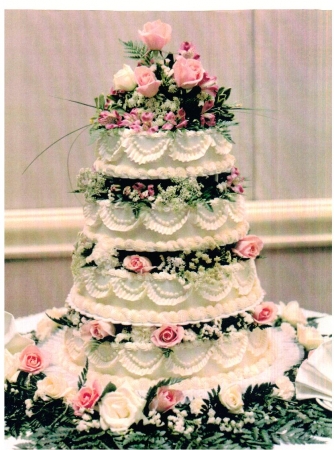 Fresh Flowers & Buttercream Wedding Cake